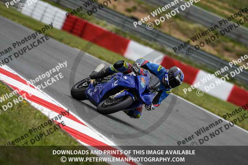 cadwell no limits trackday;cadwell park;cadwell park photographs;cadwell trackday photographs;enduro digital images;event digital images;eventdigitalimages;navarra;no limits trackdays;peter wileman photography;racing digital images;trackday digital images;trackday photos
